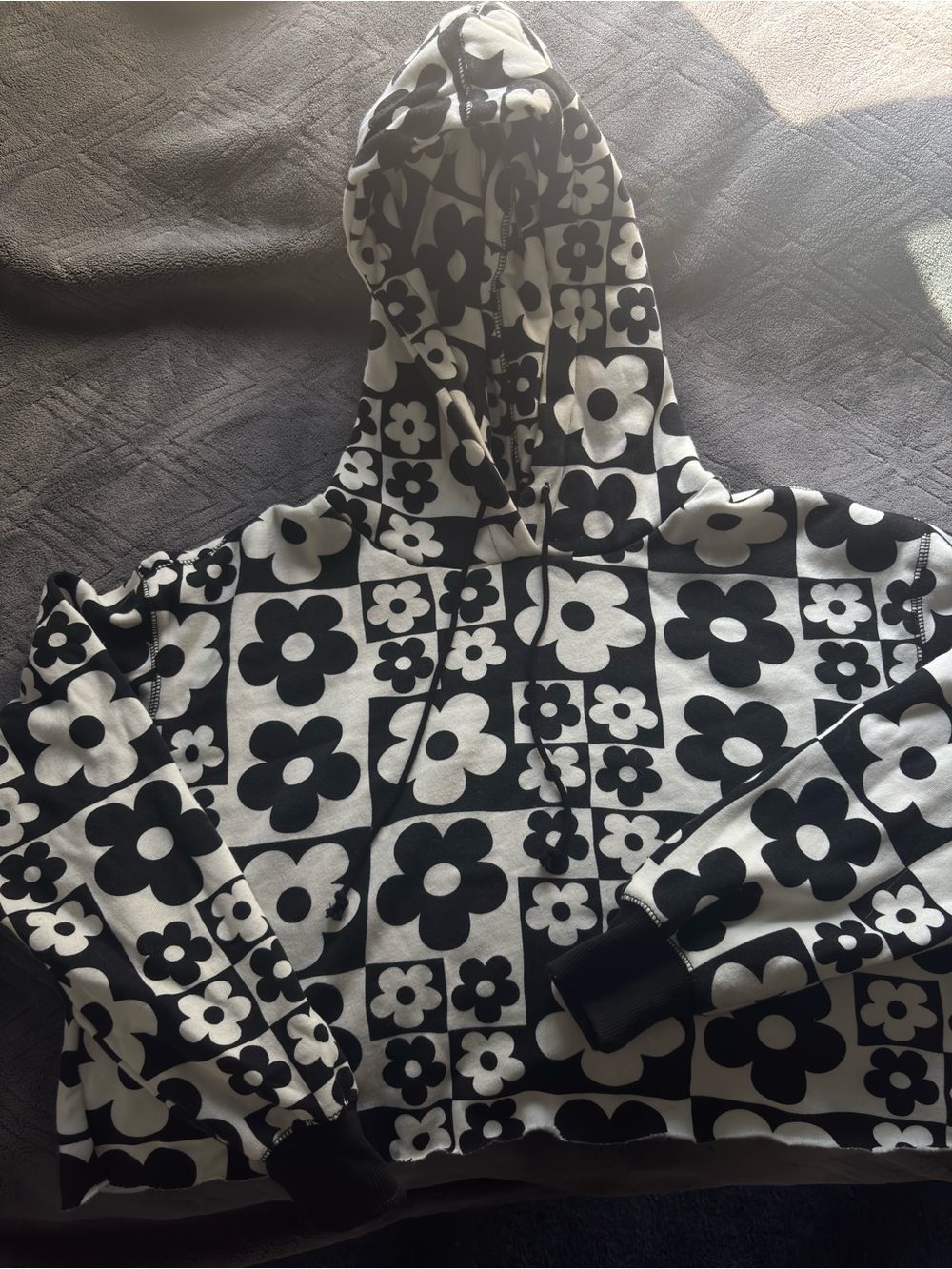 Wild Fable Black & White Floral Cropped Women’s Hoodie Jacket.